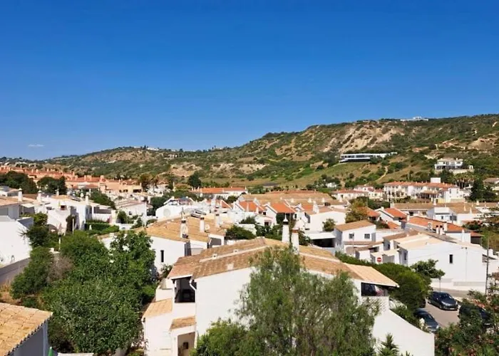 Seaview 100m From Daire *